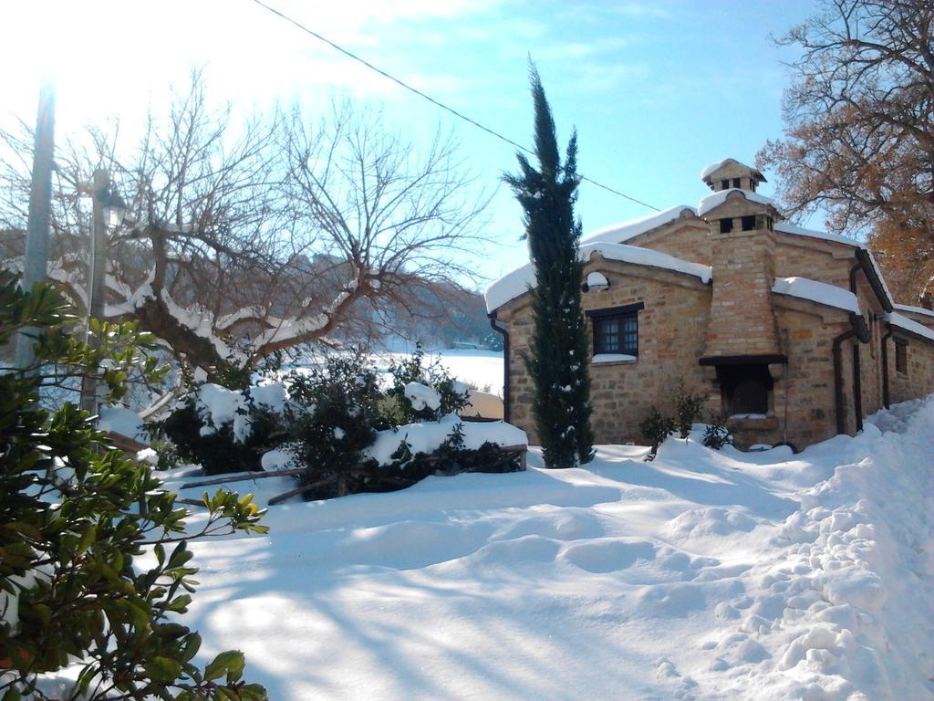 Agriturismo Tre Querce Penna San Giovanni Luaran gambar
