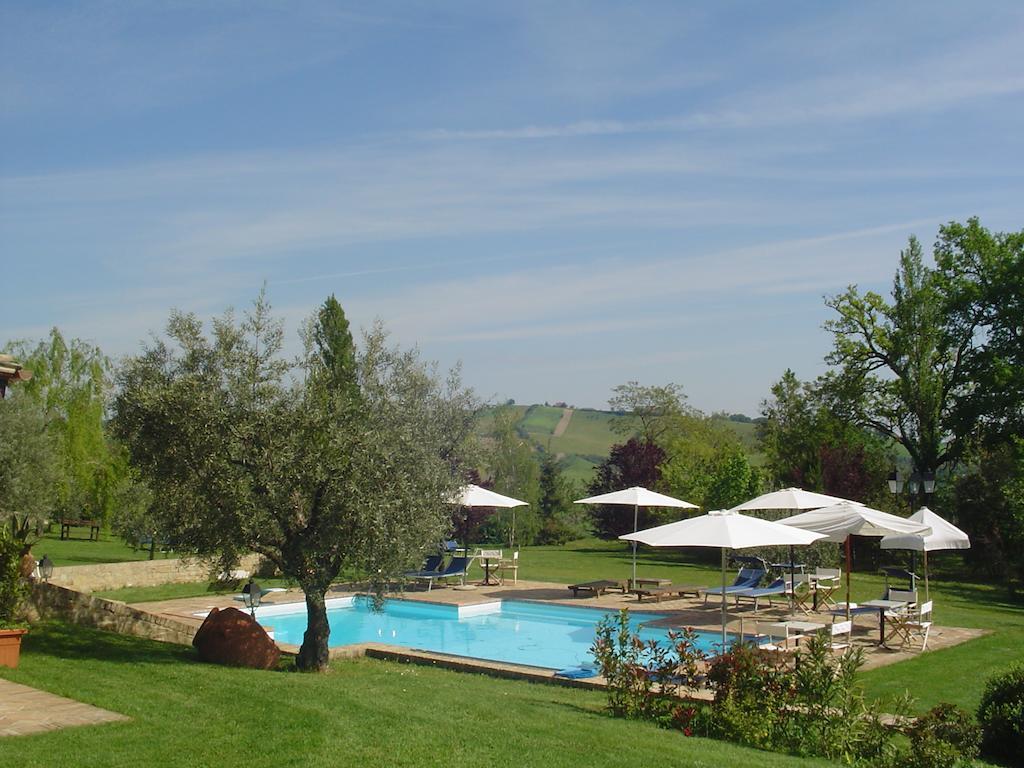 Agriturismo Tre Querce Penna San Giovanni Luaran gambar