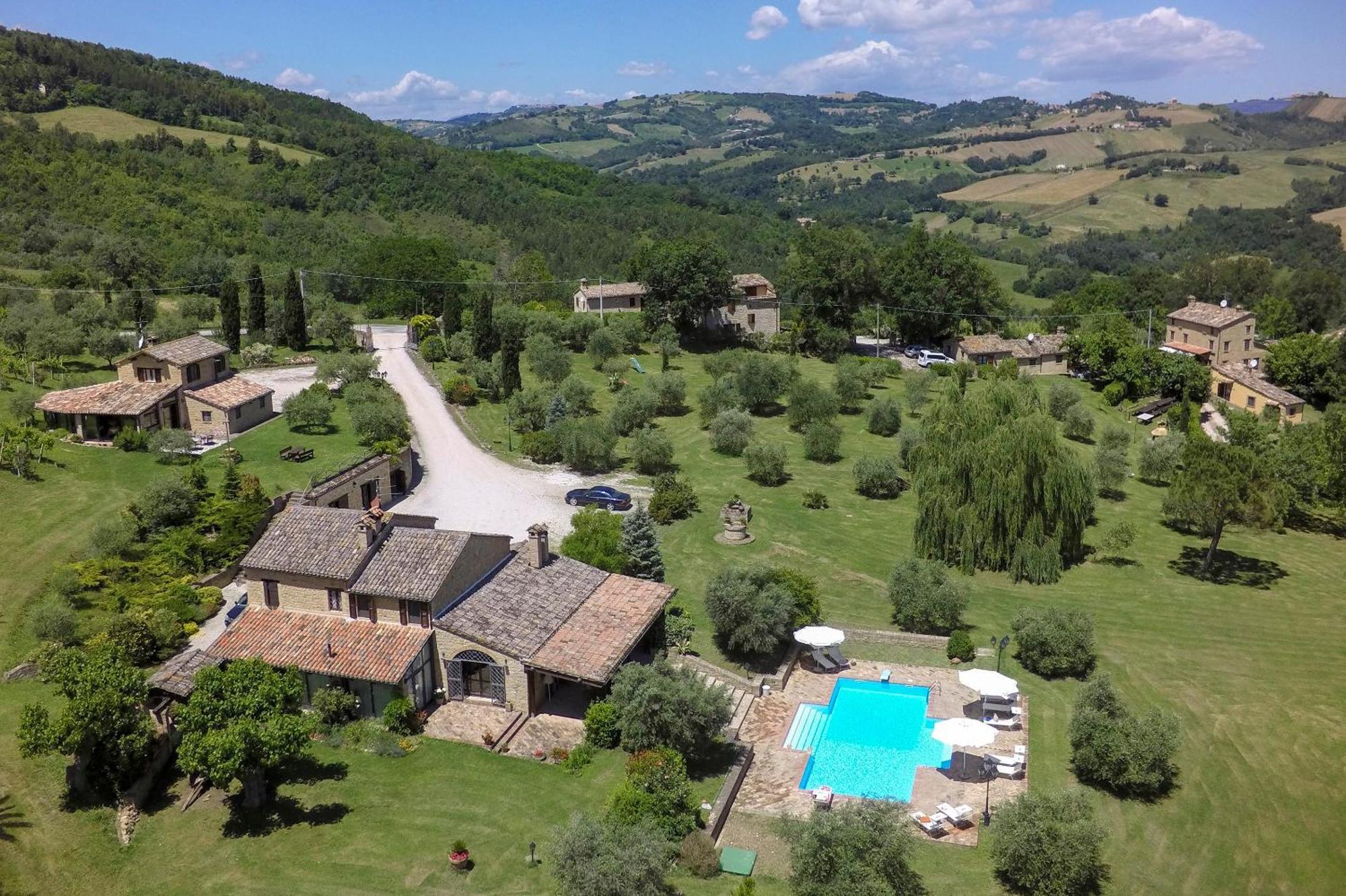 Agriturismo Tre Querce Penna San Giovanni Luaran gambar