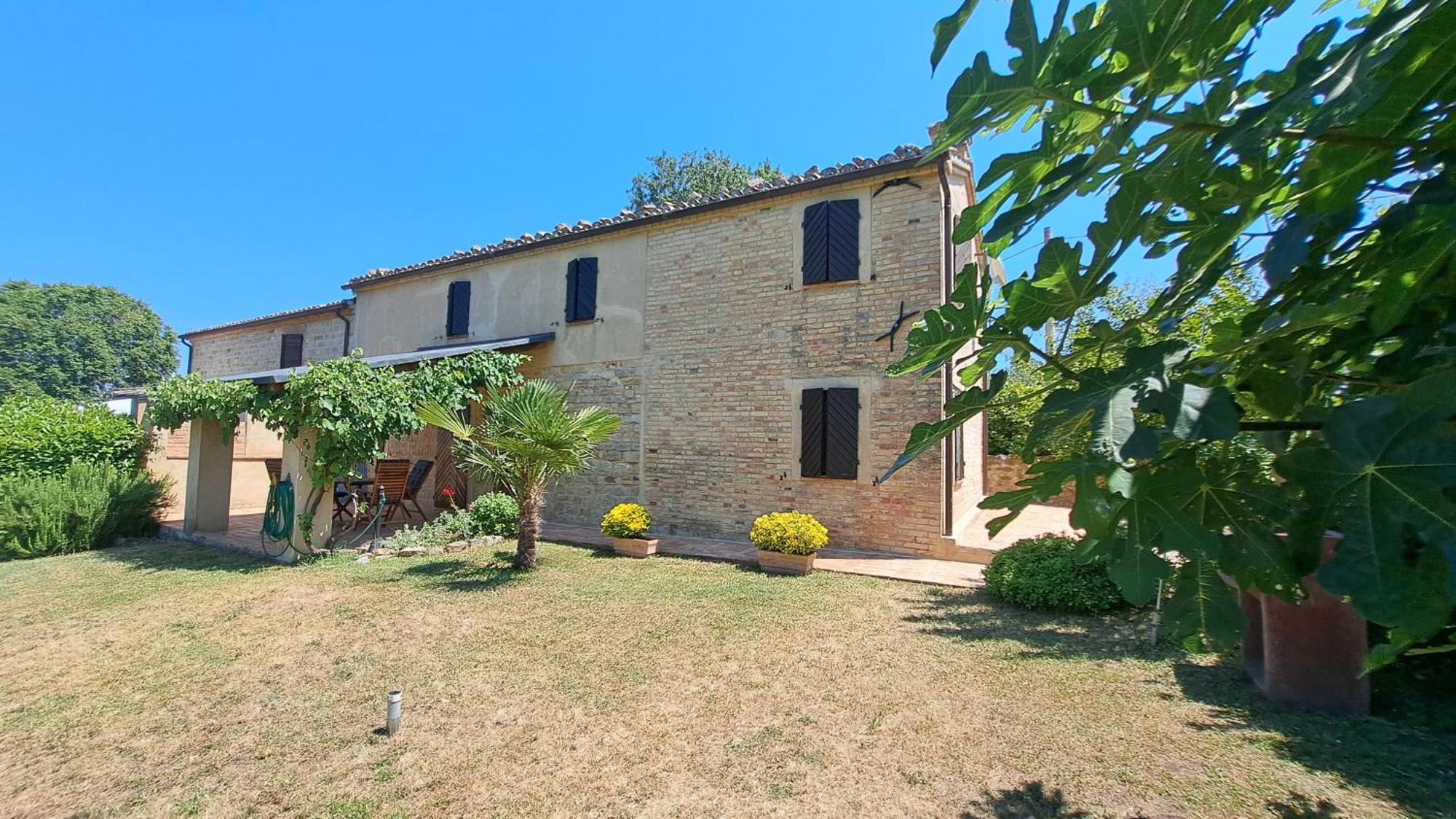 Agriturismo Tre Querce Penna San Giovanni Luaran gambar
