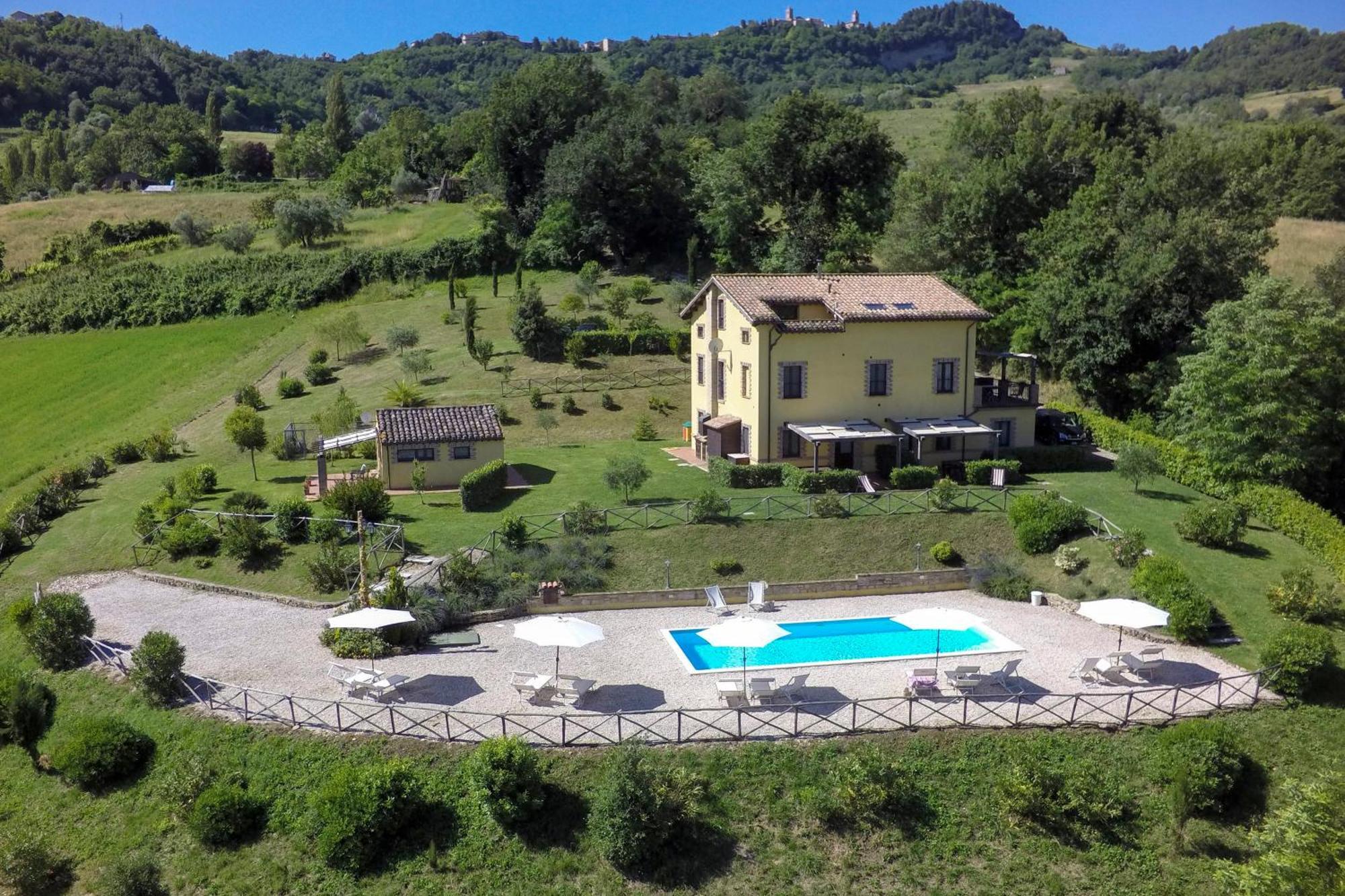 Agriturismo Tre Querce Penna San Giovanni Luaran gambar
