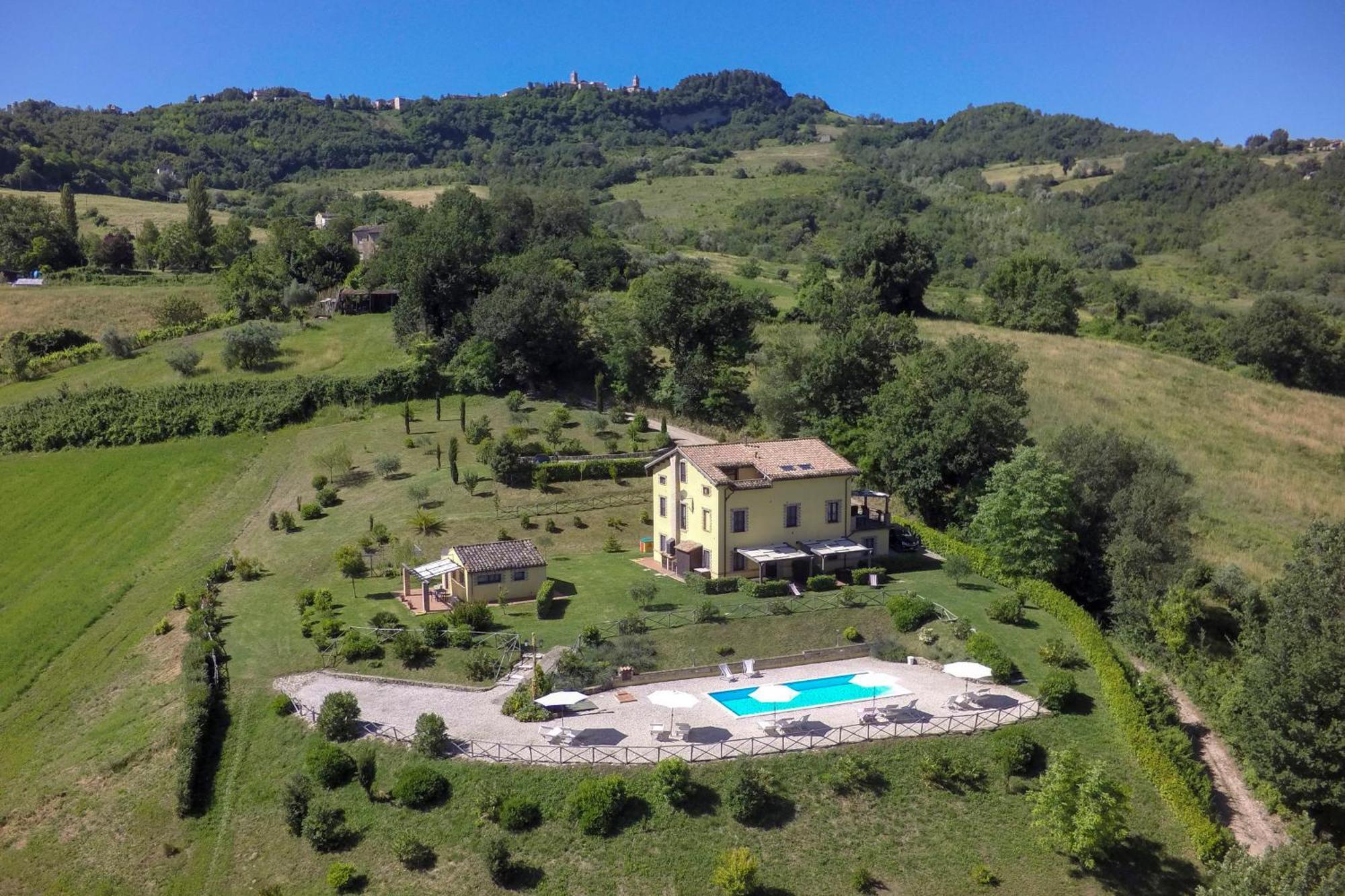 Agriturismo Tre Querce Penna San Giovanni Luaran gambar
