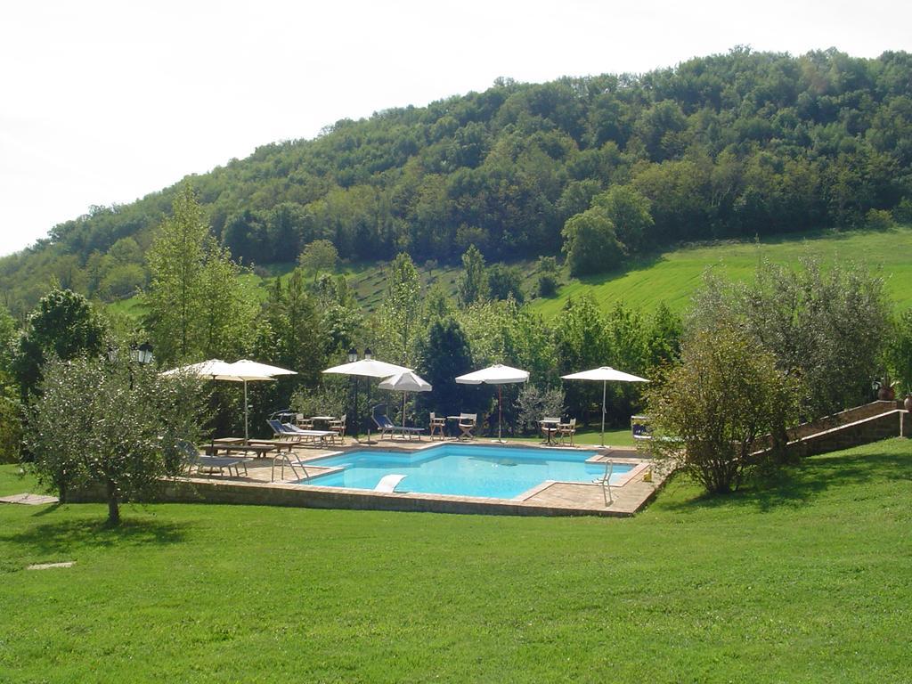 Agriturismo Tre Querce Penna San Giovanni Luaran gambar