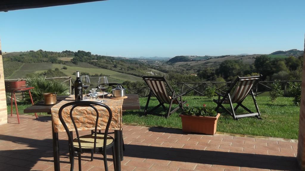 Agriturismo Tre Querce Penna San Giovanni Luaran gambar