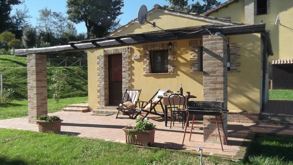 Agriturismo Tre Querce Penna San Giovanni Luaran gambar