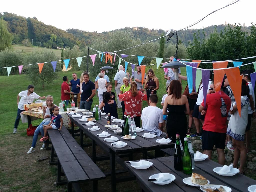 Agriturismo Tre Querce Penna San Giovanni Luaran gambar