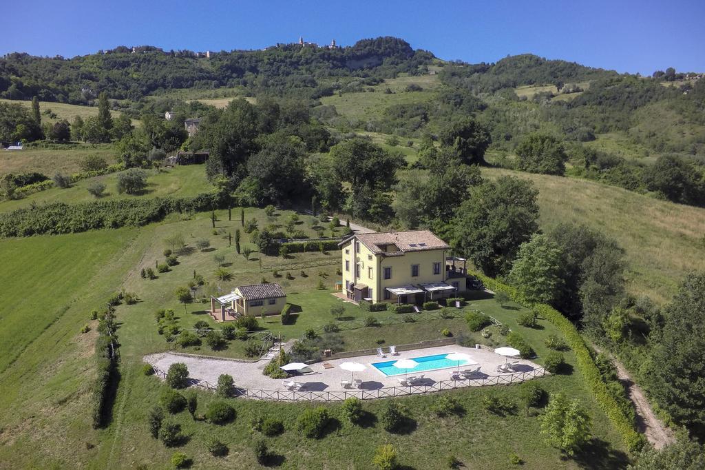 Agriturismo Tre Querce Penna San Giovanni Luaran gambar